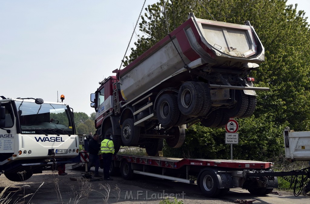 Schwerer VU LKW Zug Bergheim Kenten Koelnerstr P556.JPG - Miklos Laubert